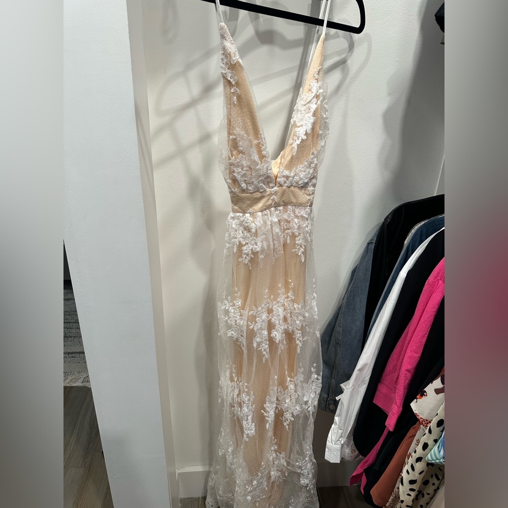 SHEIN Lace Maxi Dress Never Worn- No Tag